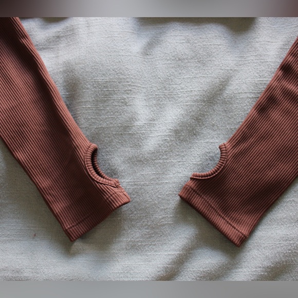 H&M crop top - Picture 2 of 4